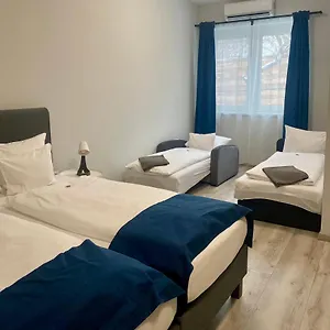  Bed & Breakfast Vecsesi Rendezvenykoezpont Es Panzio